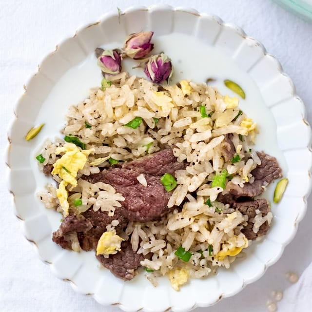 F1. Cơm Chiên / Classic Fried Rice.